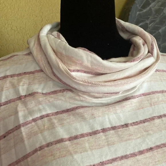 Lou & Grey Oversized Striped Cowl Neck 3/4 Sleeve Shirt - Picture 6 of 10